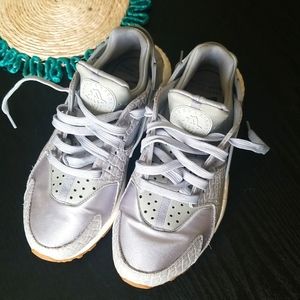 Nike air huarache women 7.5